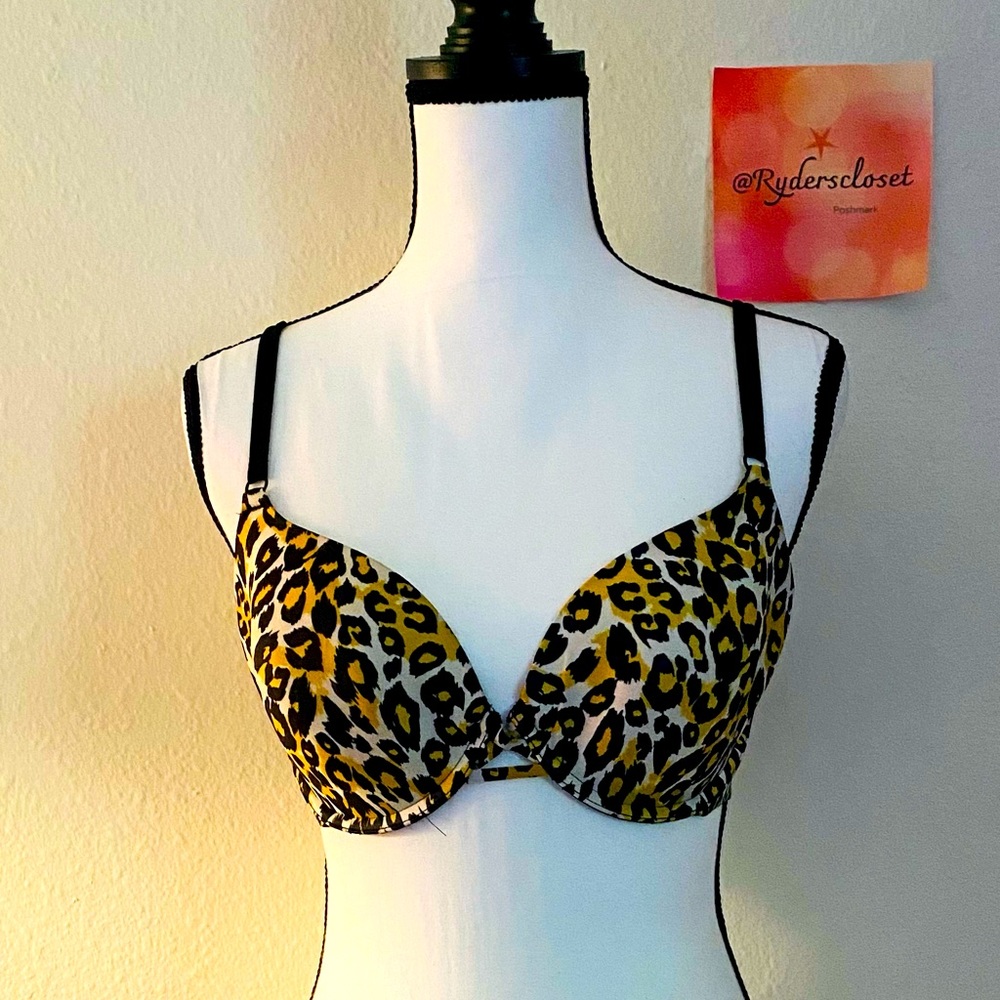 Victoria’s Secret leopard print bra